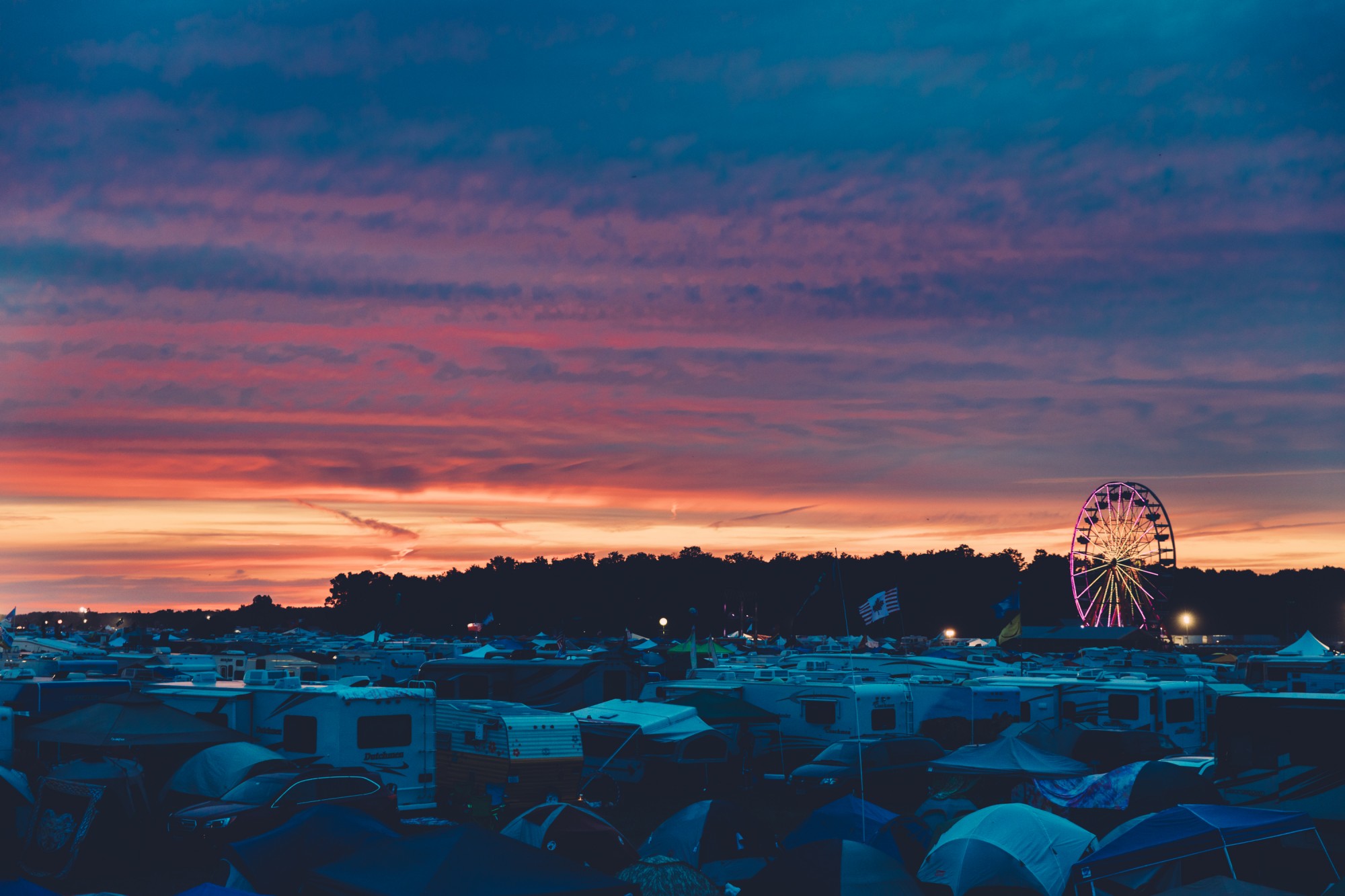 RV Kountry - Fort Myers, FL - Selling Consignment RVs Since 1981 - Offering New & Used RVs, Motorhomes, Fifth Wheels, Towables and More for Sale